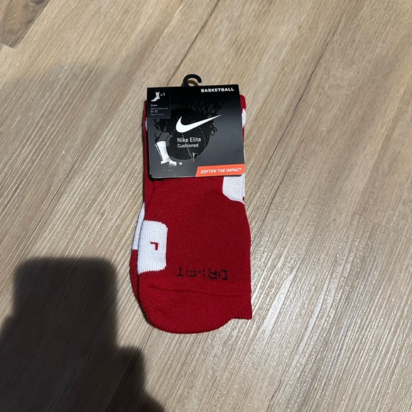 NIKE ELITE CUSHIONED SOCKS - Picture 1 of 2